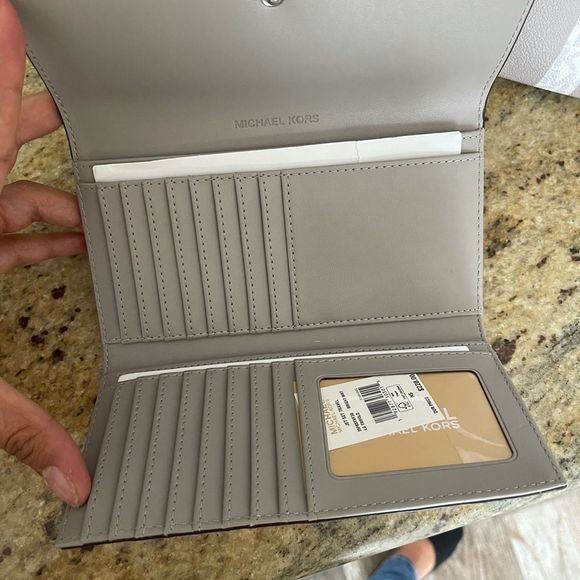 New mk large trifold wallet ❤️ - Picture 13 of 15